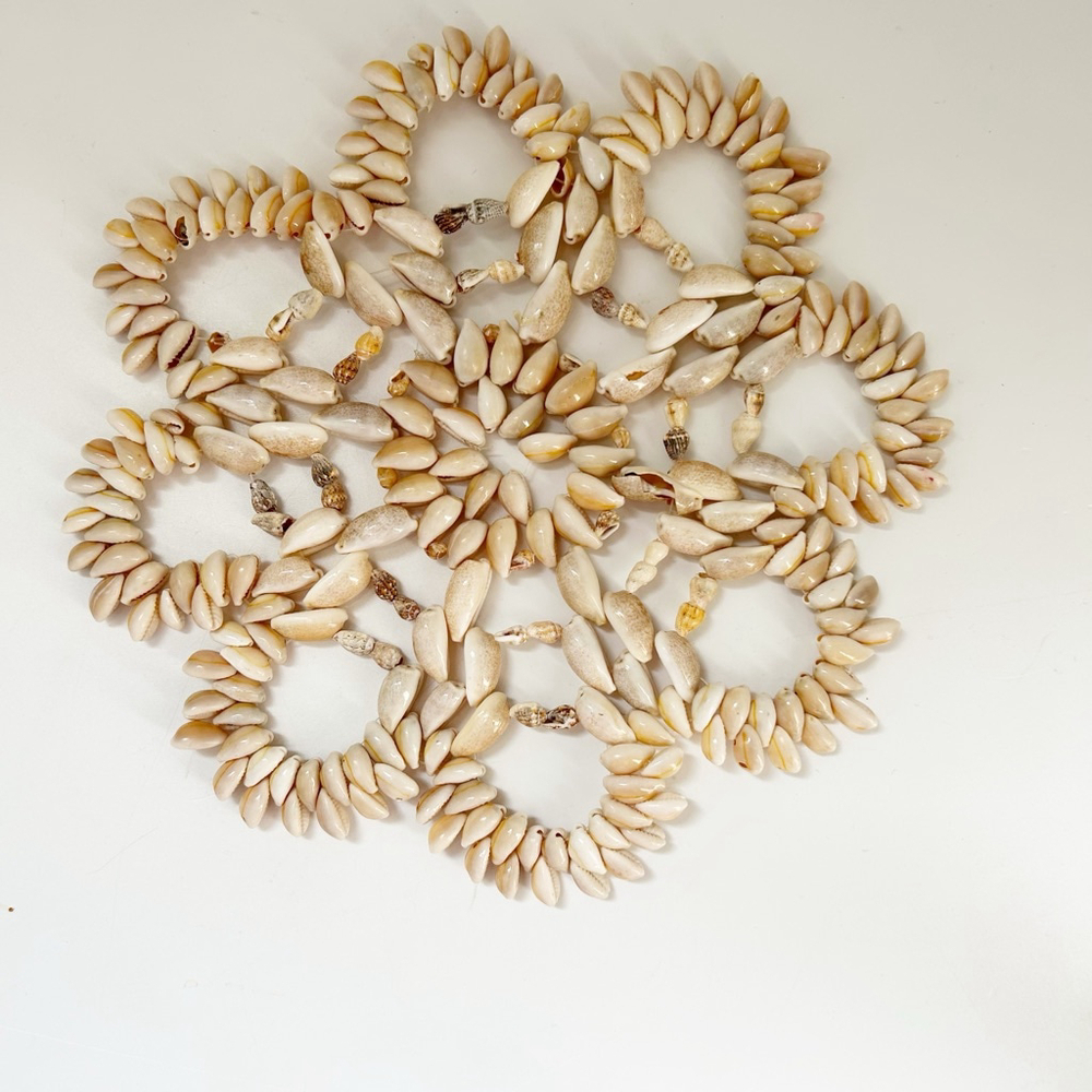 Vintage Boho SeaShell Flower Trivet Mid-Century Modern 70’s Nautical Neutral